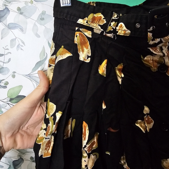 Vintage Together! Skirt maxi black floral skirt with matching belt and pockets! - Picture 14 of 16